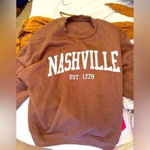 Extremely comfortable crew neck! Size medium barely worn!